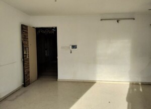 Room in 3 BHK Apartment at Wadhwa The Address Boulevard, Ghatkopar West – for Rent