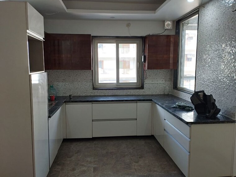 Kitchen, sector 9a 3 Bedroom 1750 Sq.Ft. Builder Floor In Sector 9a Gurgaon 10213913