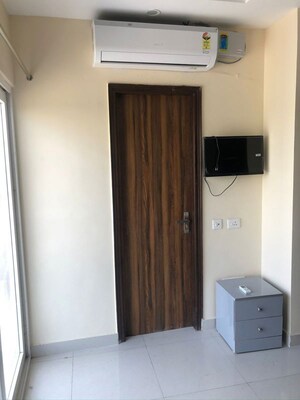 Furnished Amenities in 1 BHK Apartment at Sector 43 – for Rent