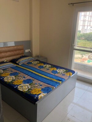 Bedroom in 1 BHK Apartment at Sector 43 – for Rent