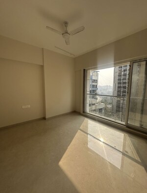 Room in 4 BHK Apartment at Ghatkopar East – for Rent