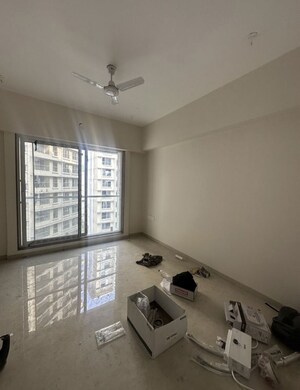 Room in 4 BHK Apartment at Ghatkopar East – for Rent