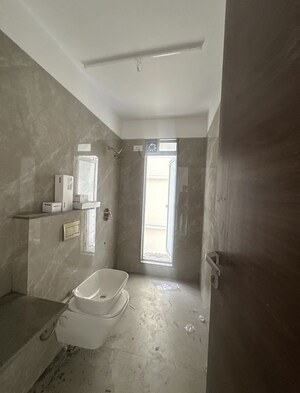Bathroom in 4 BHK Apartment at Ghatkopar East – for Rent