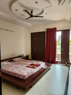 Bedroom in 3 BHK Builder Floor at Palam Vihar Residents Association, Palam Vihar – for Rent