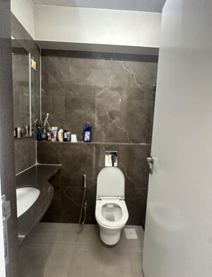 Bathroom in 4 BHK Apartment at Ghatkopar East – for Rent