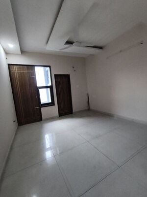 Room in 3 BHK Builder Floor at Motiaz Royal Citi, Ambala Highway – for Rent
