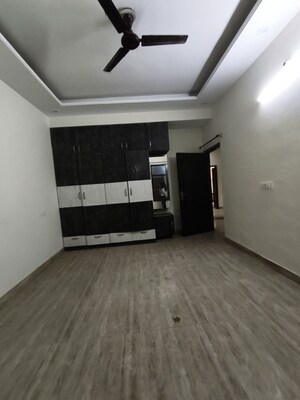 Room in 3 BHK Builder Floor at Motiaz Royal Citi, Ambala Highway – for Rent
