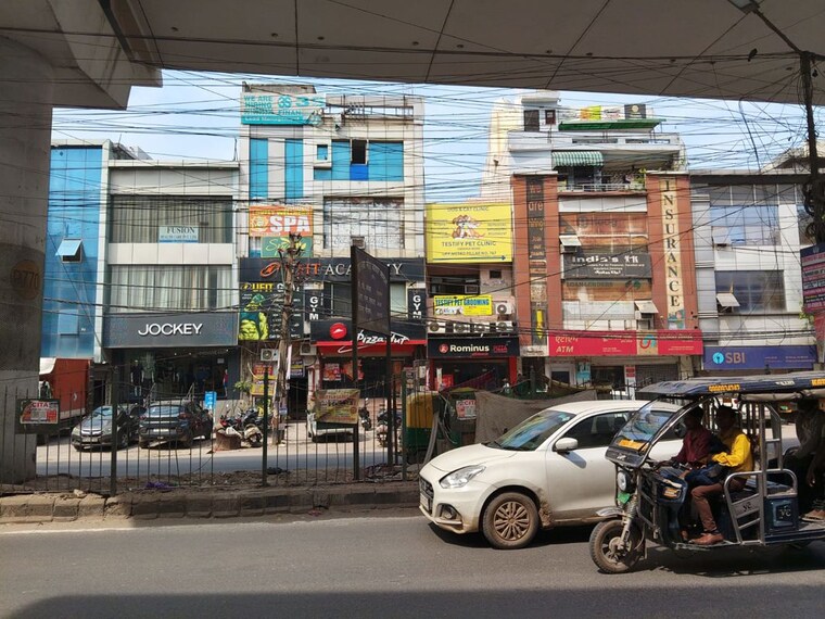  Parking, rajouri garden Commercial Shop 2500 Sq.Ft. In Rajouri Garden Delhi 10213945