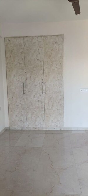 Room in 3.5 BHK Apartment at Smart World Gems, Sector 89 – for Sale