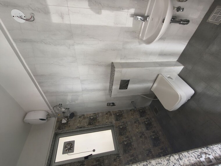 Bathroom, naman-premier 2 Bedroom 700 Sq.Ft. Apartment In Andheri East Mumbai 10213973