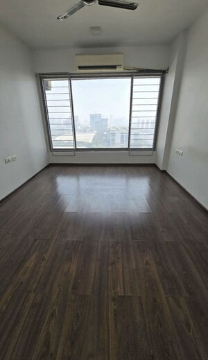 Room in 3 BHK Apartment at Wadhwa The Address Boulevard, Ghatkopar West – for Rent