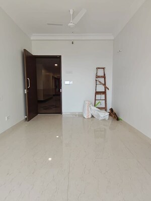 Room in 1 BHK Apartment at K Raheja Raheja Residency, Malad East – for Rent