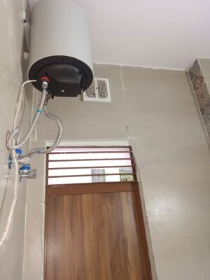 Furnished Amenities in 3.5 BHK Builder Floor at Sector 28 – for Rent