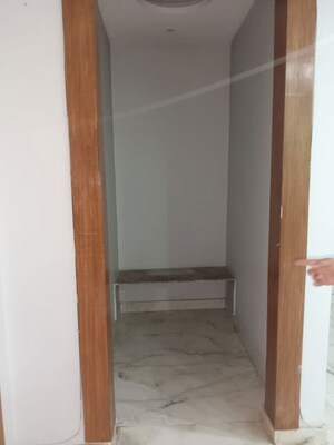 Room in 3.5 BHK Builder Floor at Sector 28 – for Rent