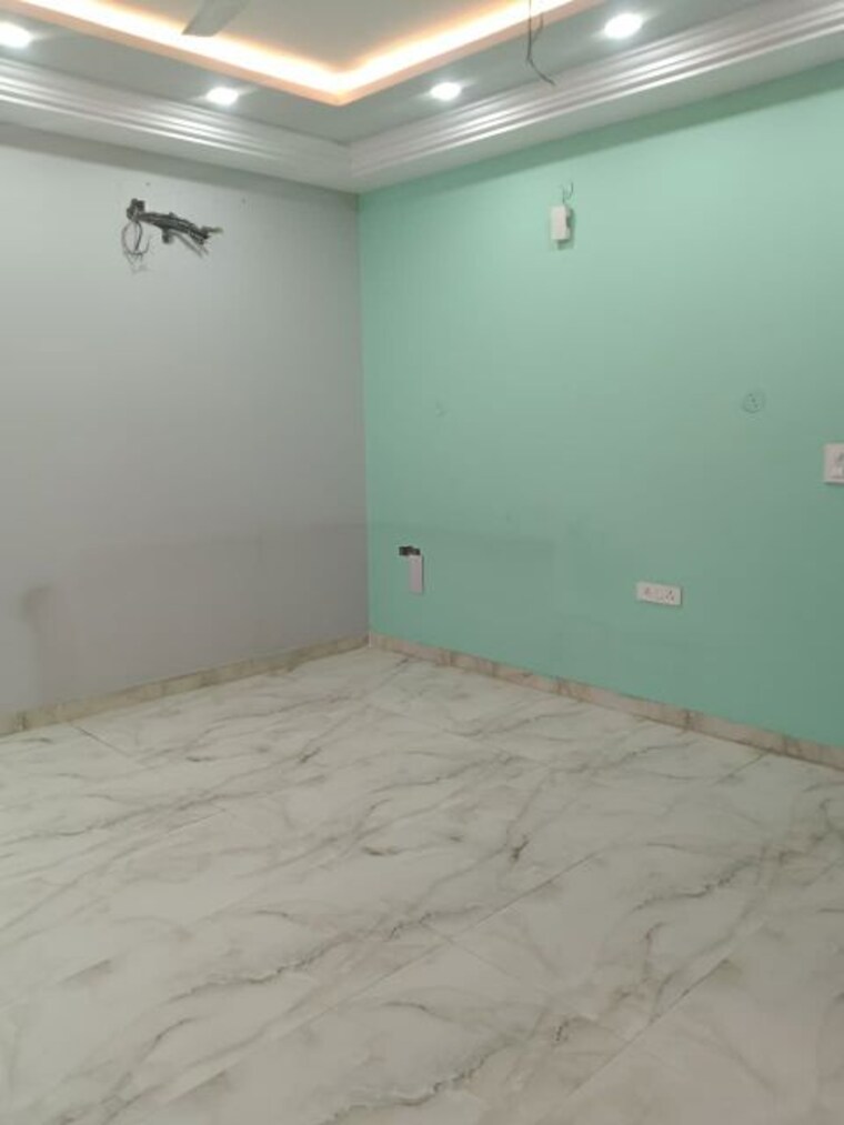 Room, sector 28 3.5 Bedroom 2250 Sq.Ft. Builder Floor In Sector 28 Faridabad 10214009