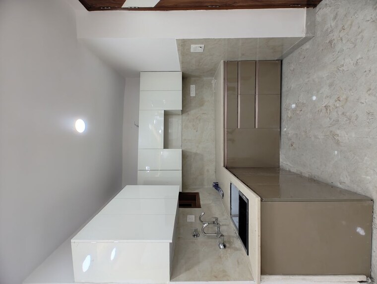 Kitchen, govindpuri 3 Bedroom 90 Sq.Yd. Builder Floor In Govindpuri Delhi 10214010