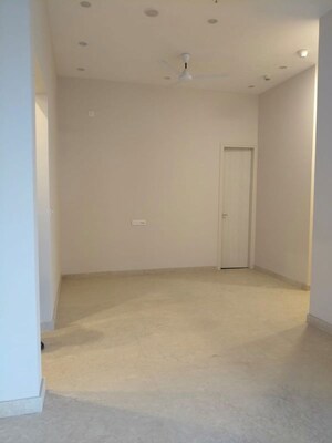 Room in 3 BHK Apartment at Indiabulls Sky Forest, Lower Parel – for Rent