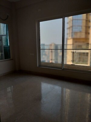 Room in 3 BHK Apartment at Indiabulls Sky Forest, Lower Parel – for Rent
