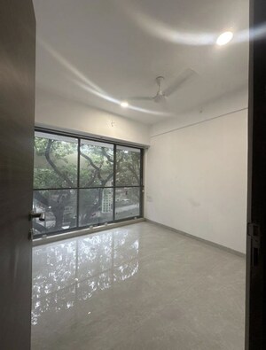 Bedroom in 4 BHK Apartment at Ghatkopar East – for Rent