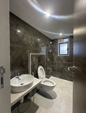 Attached Bathroom in 4 BHK Apartment at Ghatkopar East – for Rent