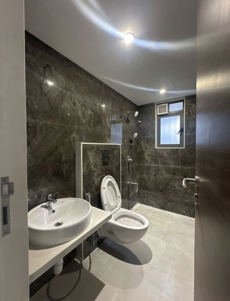 Attached Bathroom, ghatkopar east 4 Bedroom 1250 Sq.Ft. Apartment In Ghatkopar East Mumbai 10214018