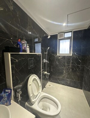 Bathroom in 4 BHK Apartment at Ghatkopar East – for Rent