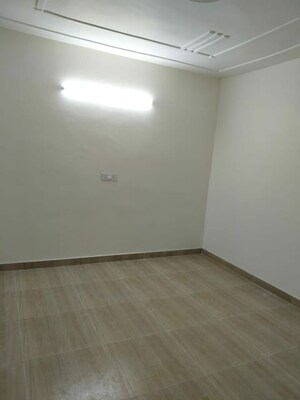 Room in 2 BHK Builder Floor at Sector 31 – for Rent