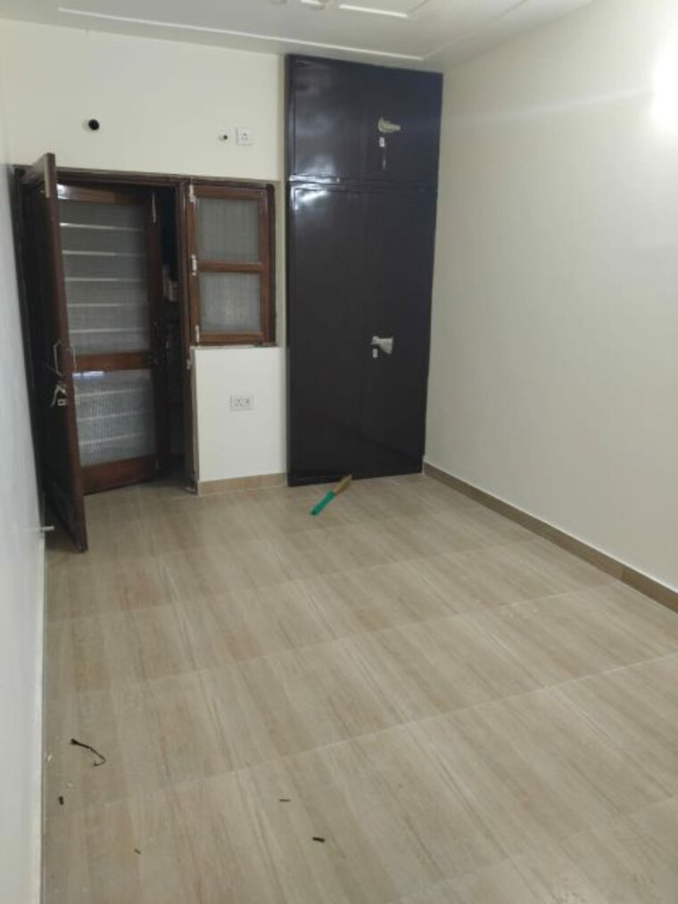 Room, sector 31 2 Bedroom 1450 Sq.Ft. Builder Floor In Sector 31 Faridabad 10214028