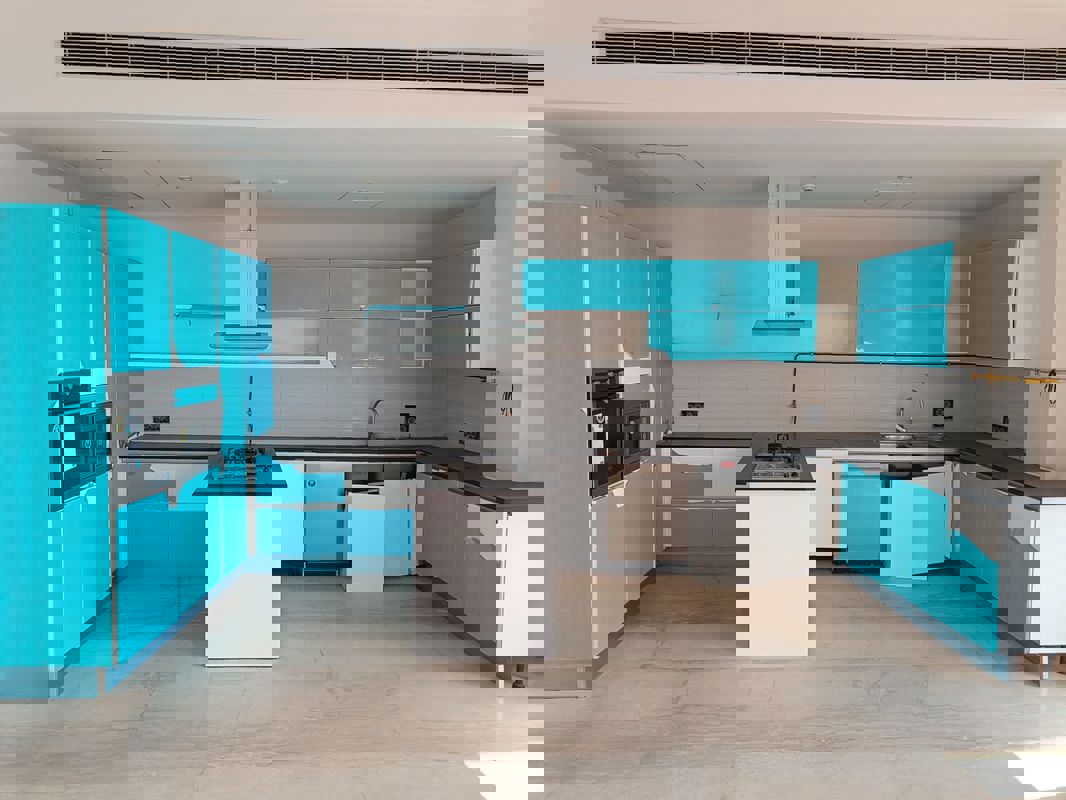 4 BHK + Servant Room,Extra Room 4425 Sq.Ft. Apartment in Mahagun Mezzaria