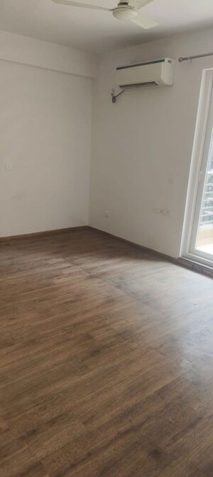 Room in 3 BHK Apartment at ABA Cleo County, Sector 121 – for Rent