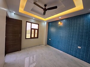 Bedroom in 3 BHK Builder Floor at Sector 9a – for Rent
