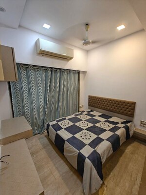 Bedroom in 4 BHK Apartment at DLH Sorrento, Veera Desai Road – for Rent