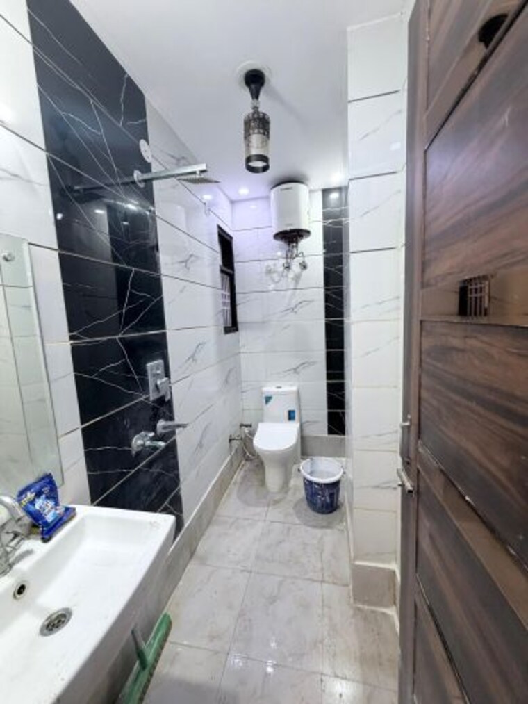 Bathroom, dwarka mor 2 Bedroom 540 Sq.Ft. Builder Floor In Dwarka Mor Delhi 10214059