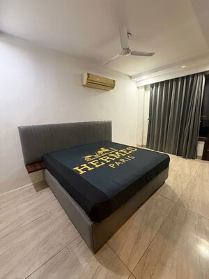 Bedroom in 4 BHK Apartment at Sector 43 – for Rent