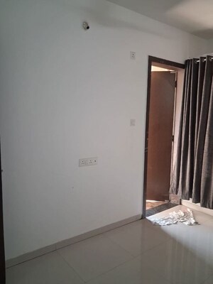 Room in 2 BHK Apartment at Majestique Venice, Dhayari – for Rent