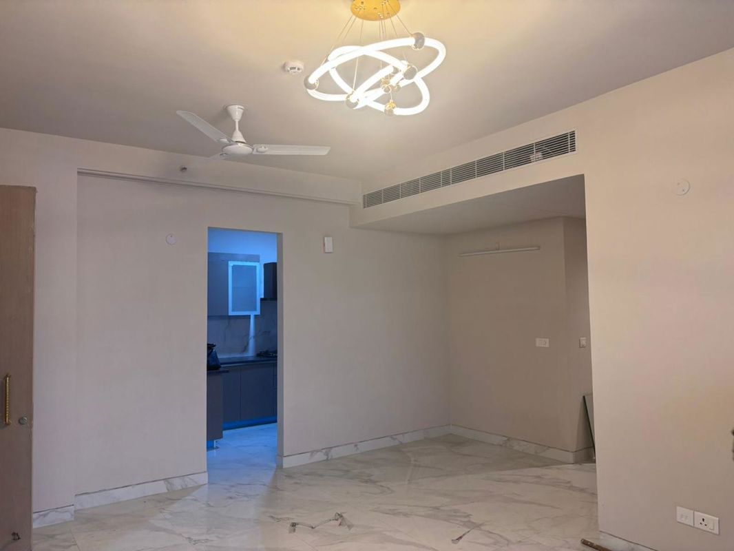 3 BHK + Servant Room Apartment For Rent in Sector 65