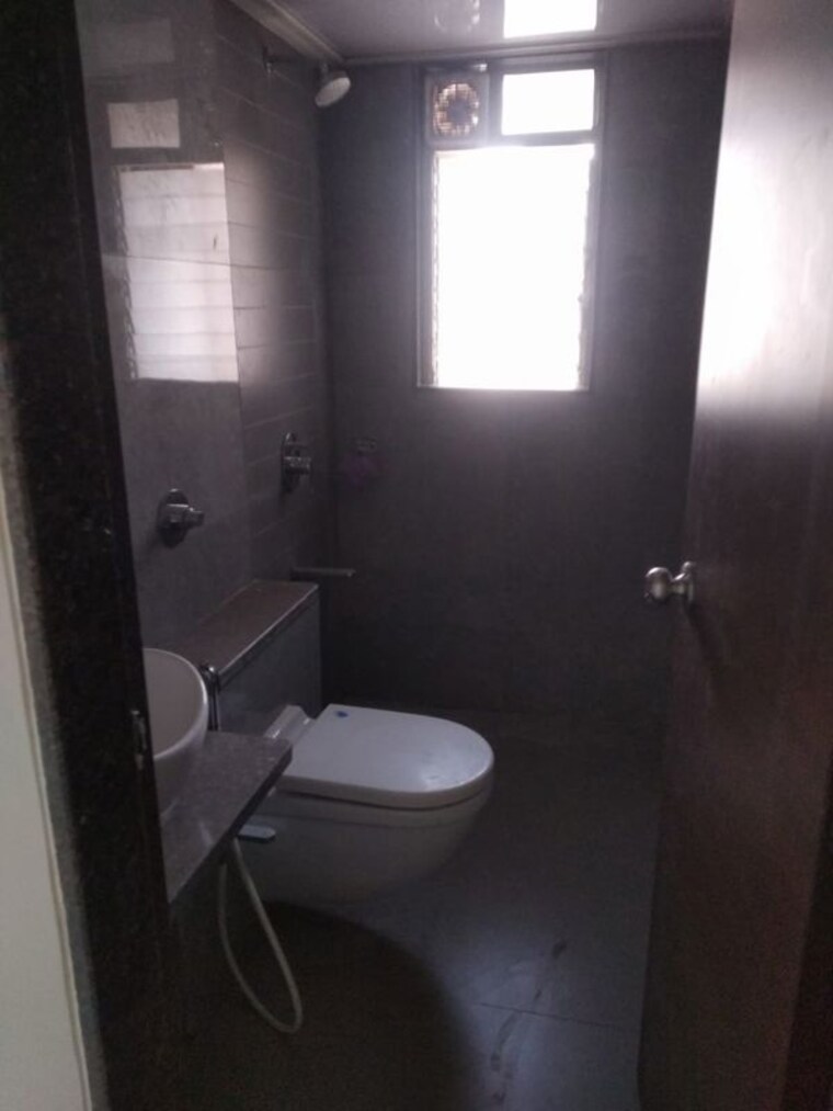 Bathroom, veena-serenity 3 Bedroom 800 Sq.Ft. Apartment In Chembur Mumbai 10214067