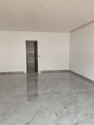 Room in 4 BHK Villa at Unitech Uniworld Resorts-The Residences, Sector 33 – for Sale