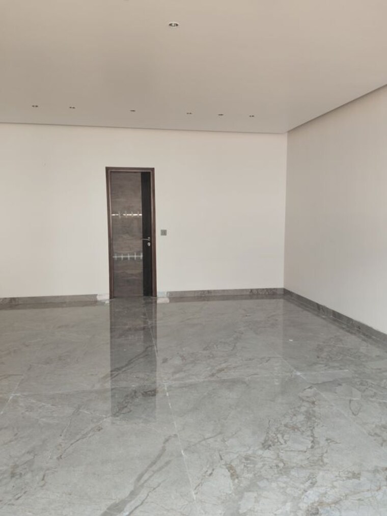 Room, unitech-uniworld-resorts-the-residences 4 Bedroom 502 Sq.Yd. Villa In Sector 33 Gurgaon 10214123