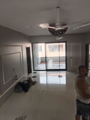 Living Room in 4 BHK Villa at Unitech Uniworld Resorts-The Residences, Sector 33 – for Sale