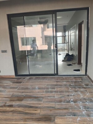 Room in 4 BHK Villa at Unitech Uniworld Resorts-The Residences, Sector 33 – for Sale