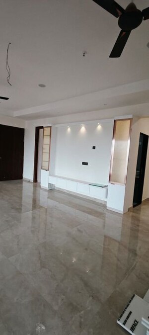 Room in 3 BHK Apartment at Surbhi CHS Andheri West, Andheri West – for Rent