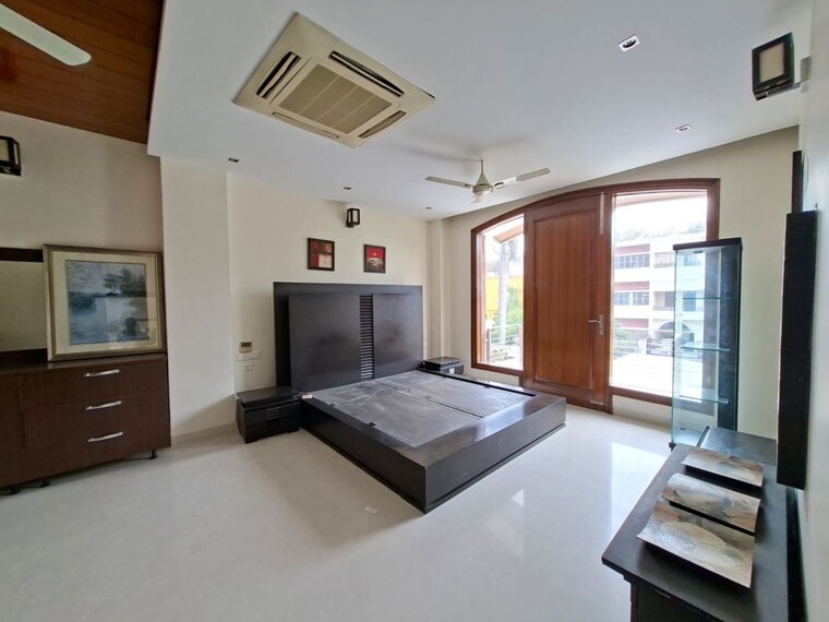 Room, sector 36 4 Bedroom 2000 Sq.Ft. Independent House In Sector 36 Chandigarh 10214148