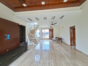 Living Room in 4 BHK Independent House at Sector 36 – for Rent