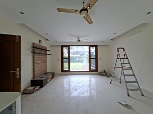 Room in 4 BHK Independent House at Sector 36 – for Rent