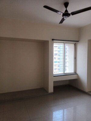 Room in 2 BHK Apartment at Suyog Pearl, Hadapsar – for Rent