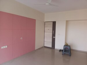 Room in 2 BHK Apartment at Suyog Pearl, Hadapsar – for Rent