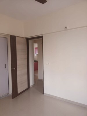 Room in 2 BHK Apartment at Suyog Pearl, Hadapsar – for Rent