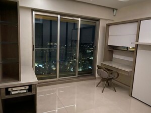 Study Room in 4 BHK Apartment at Raj Grandeur, Powai – for Rent