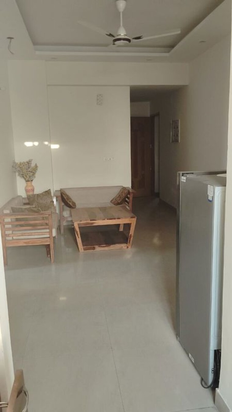 Living Room, shree-vardhman-mantra 2 Bedroom 600 Sq.Ft. Apartment In Sector 67 Gurgaon 10214198